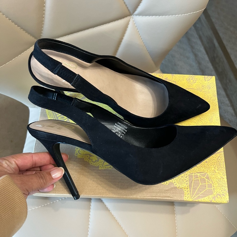 Mix No.6 Womens Black suede Pointed Toe sling back Pumps Size 10. New in box!